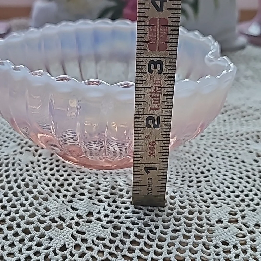 Vintage Fenton Pink Opalescent Ribbed Glass Heart Shaped Dish - Picture 10 of 10